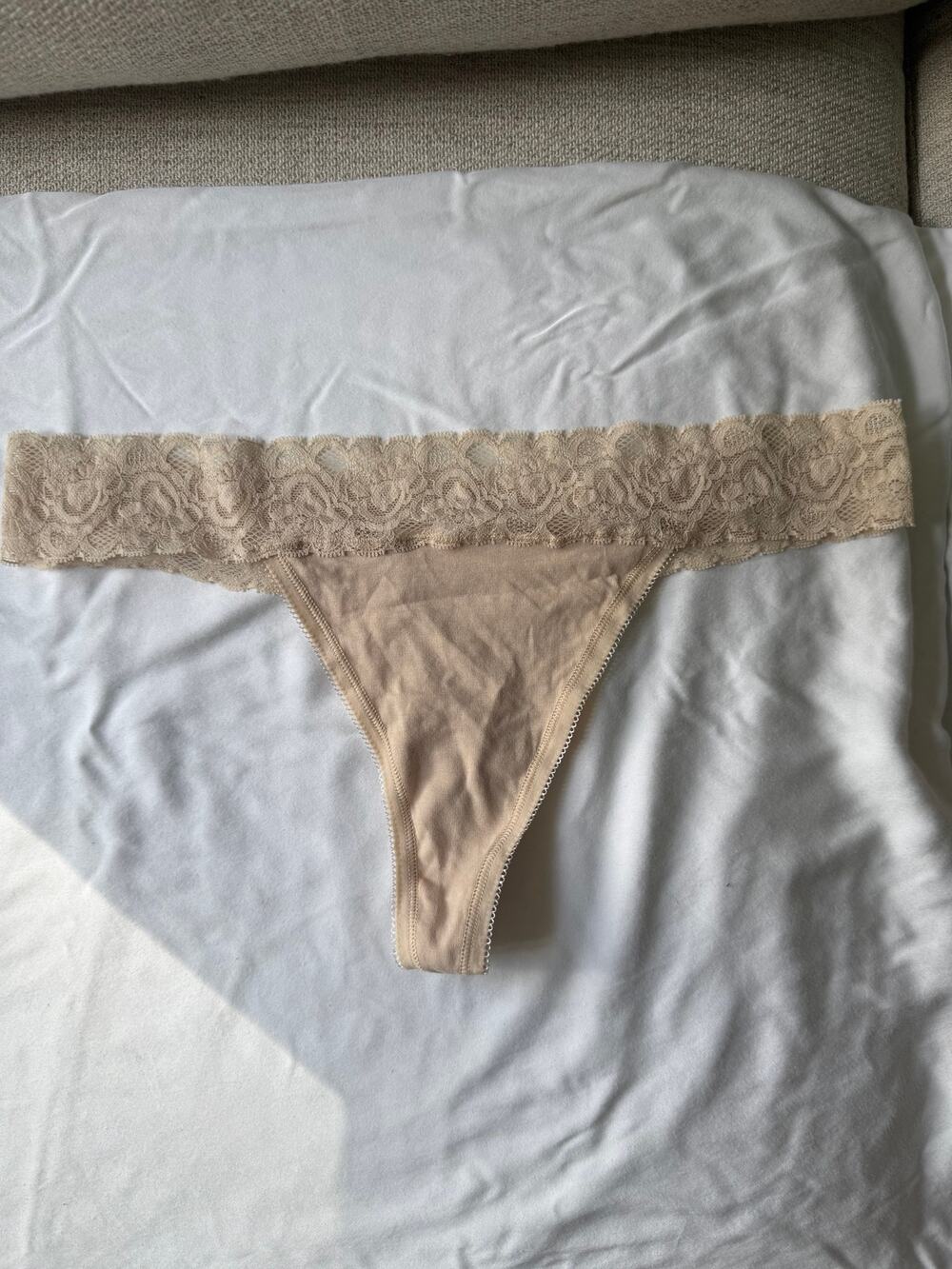NWOT Apt. 9 Tan Floral Lace Thong Panty Size L Minimal Stretch Comfort